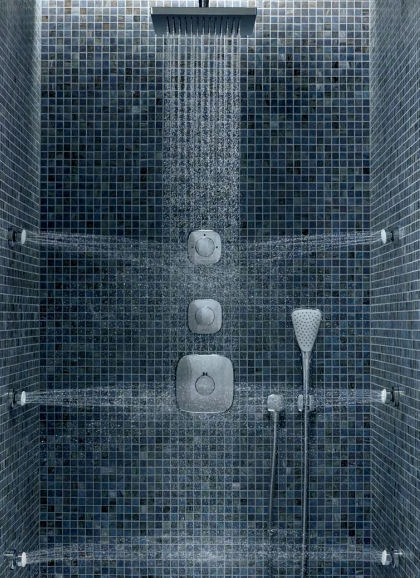 Podomítková varianta KLUDI AMBA ve sprchovém koutě