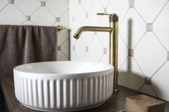 VERSI stojánková umyvadlová baterie vysoká, prodloužená hubice, bronz (RV007/18) (6)