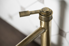 VERSI stojánková umyvadlová baterie vysoká, prodloužená hubice, bronz (RV007/18) (7)