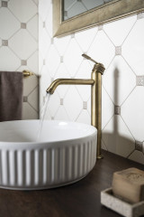 VERSI stojánková umyvadlová baterie vysoká, prodloužená hubice, bronz (RV007/18) (8)