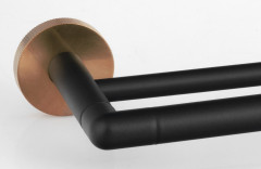 LARISSA dvojitý držák ručníků 600mm, černá/měď mat (WS011BC) (3)