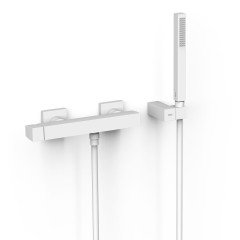 TRES SLIM Exclusive páková sprchová baterie 150mm, s hadicí, sprchovou hlavicí a držákem, matná bílá barva ( 20216701BM )