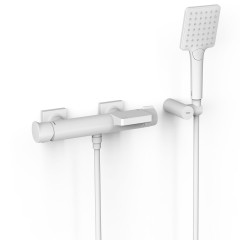TRES PROJECT vanová páková baterie s držákem sprchy, sprchovou hlavicí a hadicí, bílá mat (22117001BM)
